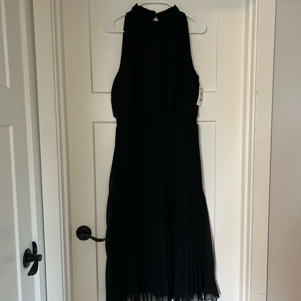 Elegant Black Sleeveless Dress
